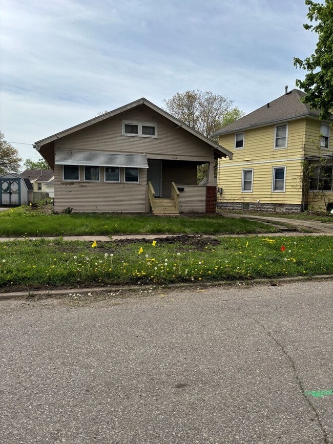 2 bedroom, 1 bath house - 2 bedroom, 1 bath house