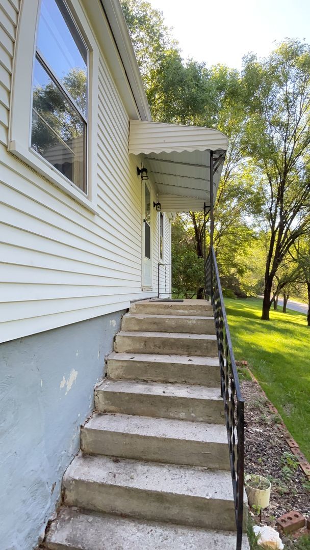 Photo - Spacious 2 Bedroom/1 Bath Home