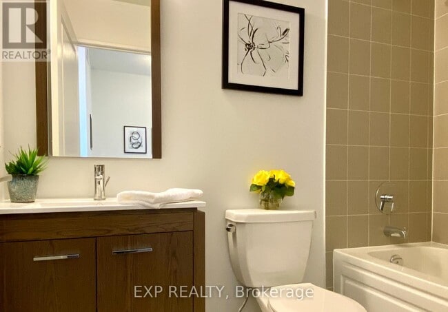 Photo - 30 Meadowglen Pl Unité 2703