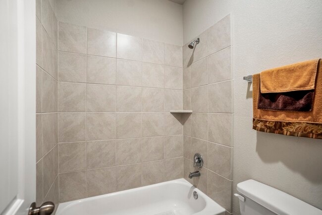 Building Photo - 2816 Madison Dr Rental