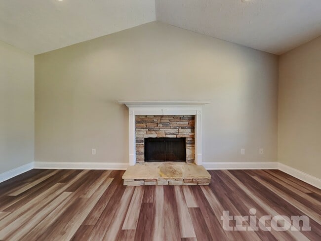 Photo - 564 Brewer Dr