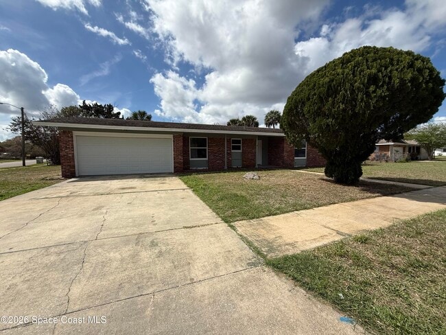 Building Photo - 1295 Country Club Blvd