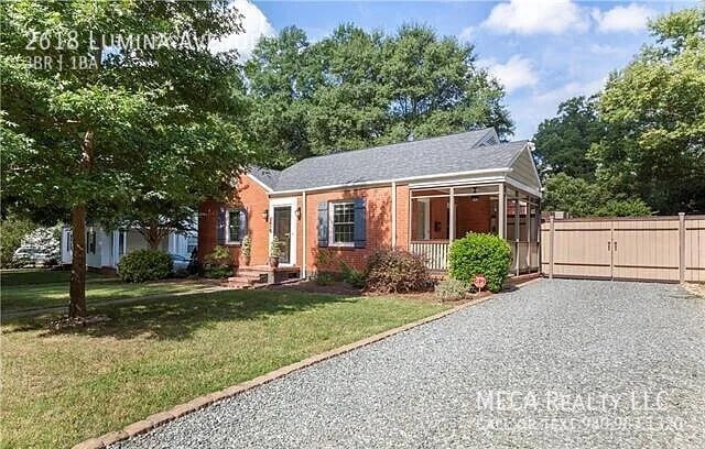 Building Photo - 2618 Lumina Ave