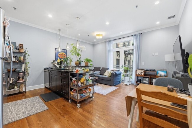 Building Photo - 313 1st St Unit 3C