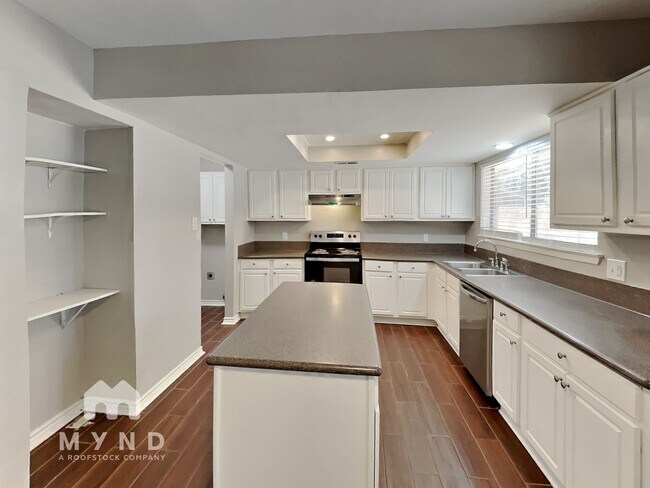 Photo - 112 Vanderbilt Ln