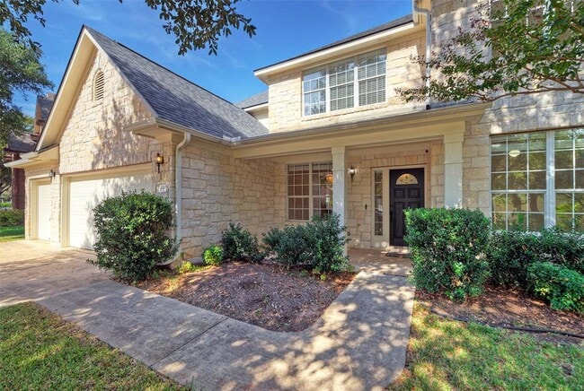 Photo - 2616 Henley Dr