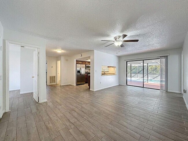 Photo - 7410 Dundee Ct