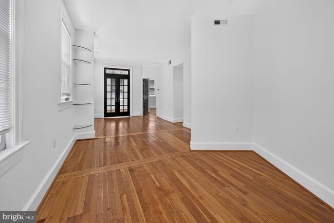 Building Photo - 3120 R St NW Unit 207