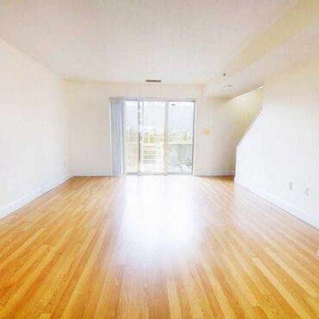 Photo - 3-Bed with AC & 1.5 Bath *Boston Landing * Top Floor * SEPT