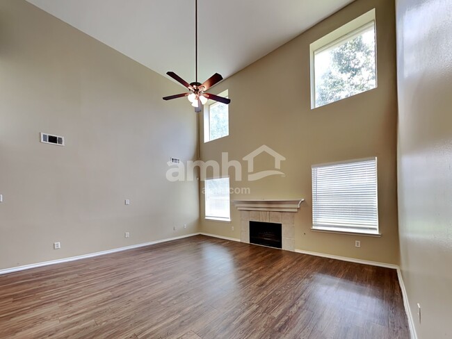 Photo - 4706 Buescher Ct