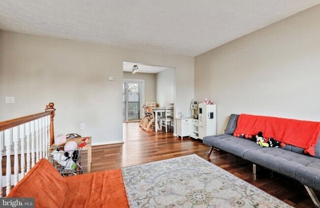 Photo - 7867 Pepperbox Lane