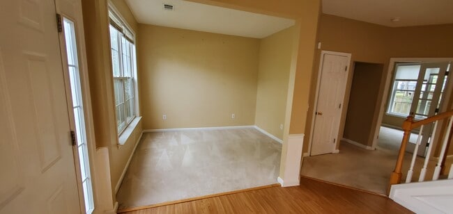 Formal Living Room - 412 Collingsworth Ln