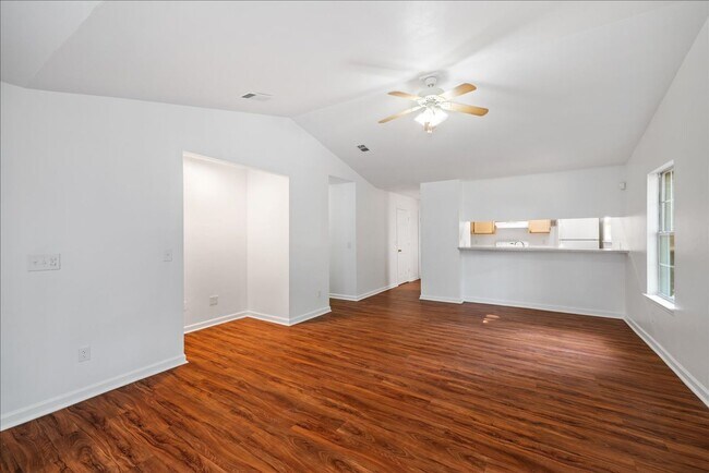 1856 Honeysuckle Dr