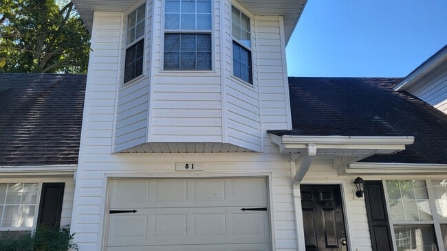 Building Photo - Cute 2 Bedroom/1.5 Bath Villa Rica Townhome