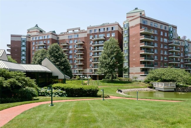 Building Photo - 111 Cherry Valley Ave Unit # 319 Rental