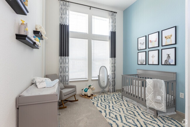 3BR, 2BA - 1561SF