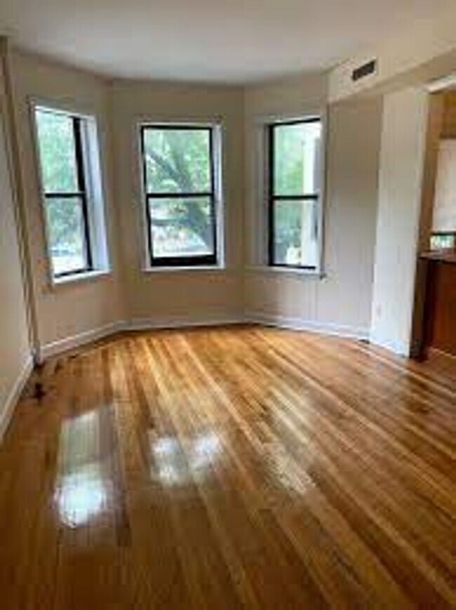 Photo - 1135 Commonwealth Ave