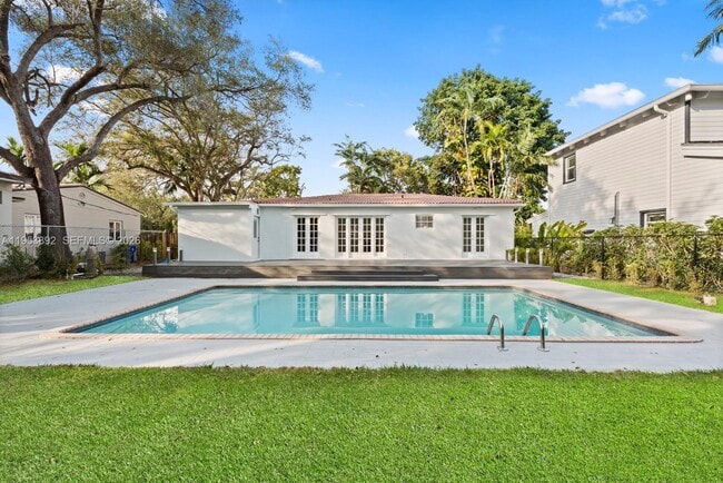 Photo - 4080 Hardie Ave