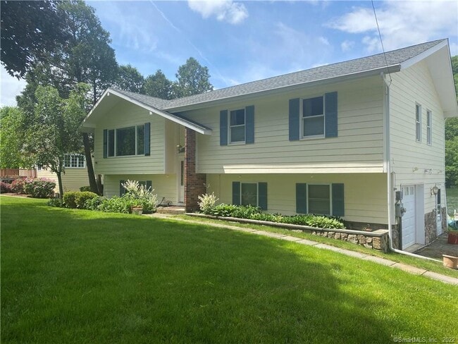 Building Photo - 17 Pinewood Shores