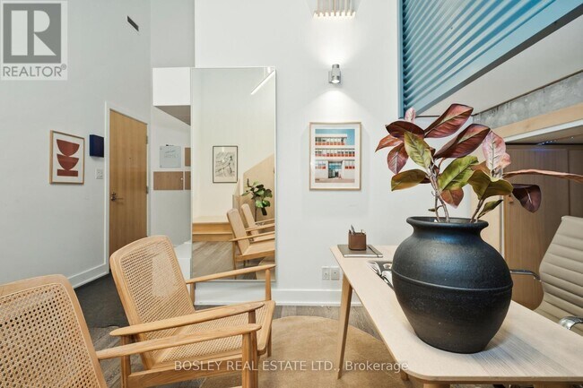Photo - 510 King St E Unit 109