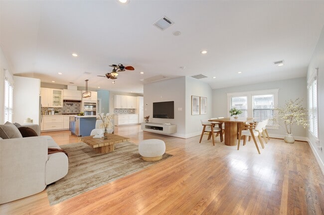 Photo - 1418 Studewood St