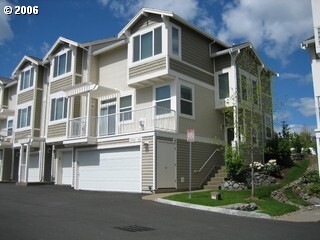 3br/2.5ba Townhome with 2-car garage and b... - 3br/2.5ba Townhome with 2-car garage and b...