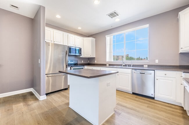 Building Photo - 4455 E Paradise Village Pky S Unit #1081