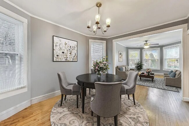 Photo - 2541 N Hamlin Ave Unidad Apt 1