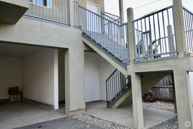 Building Photo - 4245-4244 S Olive St Rental