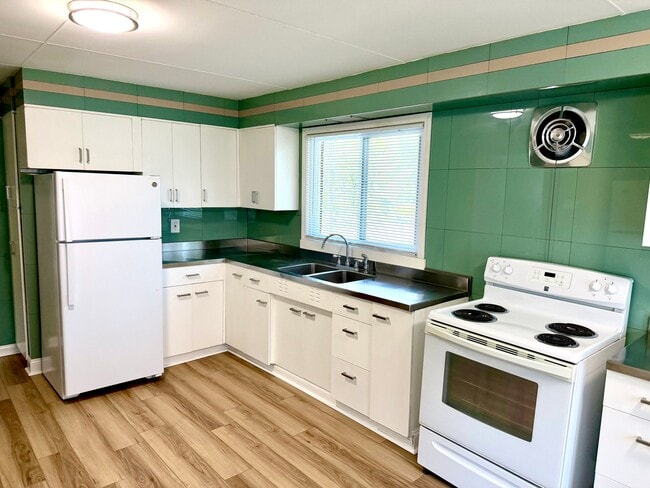 Building Photo - 1723 Ardmore Blvd Unit 2