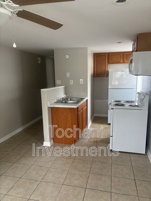 Photo - 1002 Avenue E Unit 1
