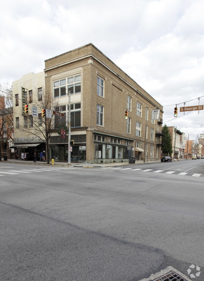 Photo - 1 E King St E