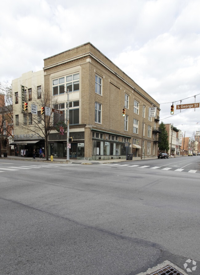 Primary Photo - 1 E King St E