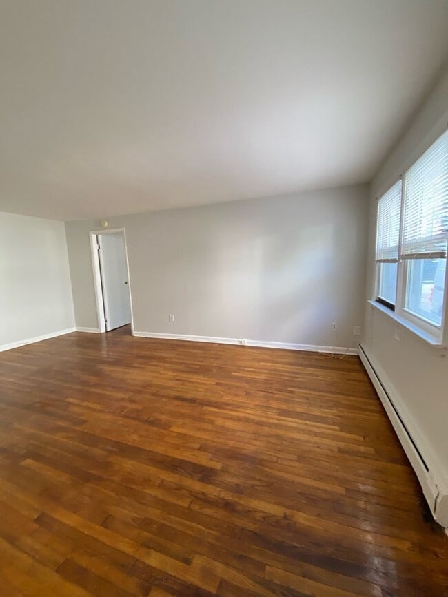 Photo - 240 Hoover Rd Unit Apt 1