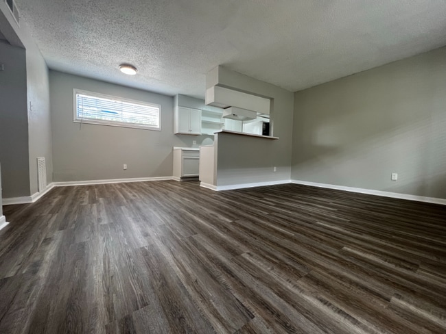 Photo - 2120 Strawberry Rd Unidad 6