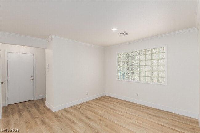 Building Photo - 861 Vegas Valley Dr