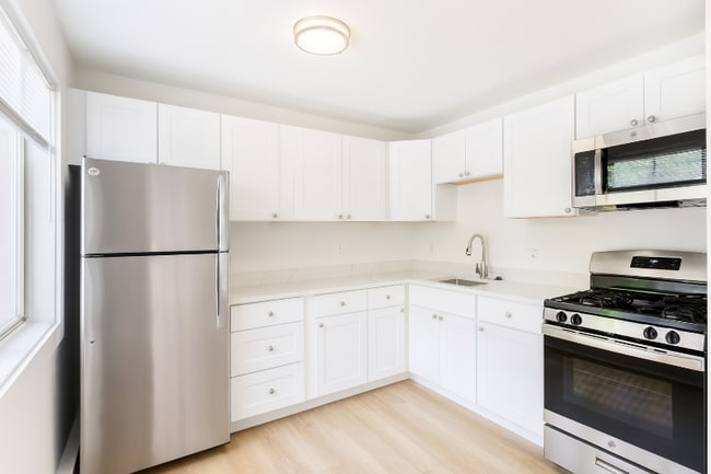 Photo - 4465 MacArthur Blvd NW Apartamento Unidad 104