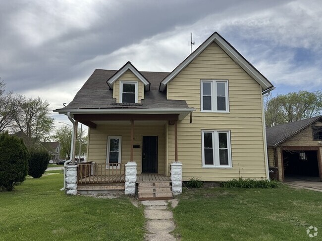 Building Photo - Fully remodeled 3 bed 1 bath $1400 includi... Rental