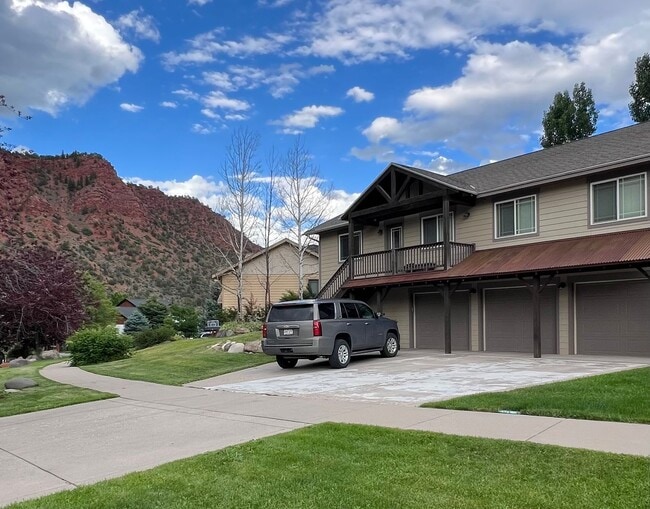 Photo - Three Bedroom Two Bath In Park East Subdivision