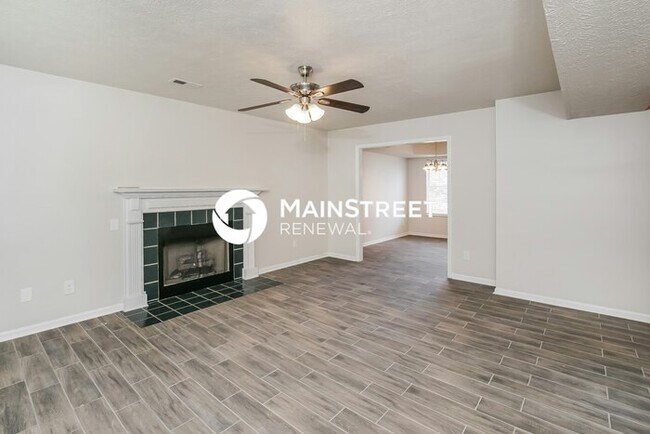 Photo - 3 Bedroom Pet-Friendly Home in Knoxville, TN with Main Street Renewal