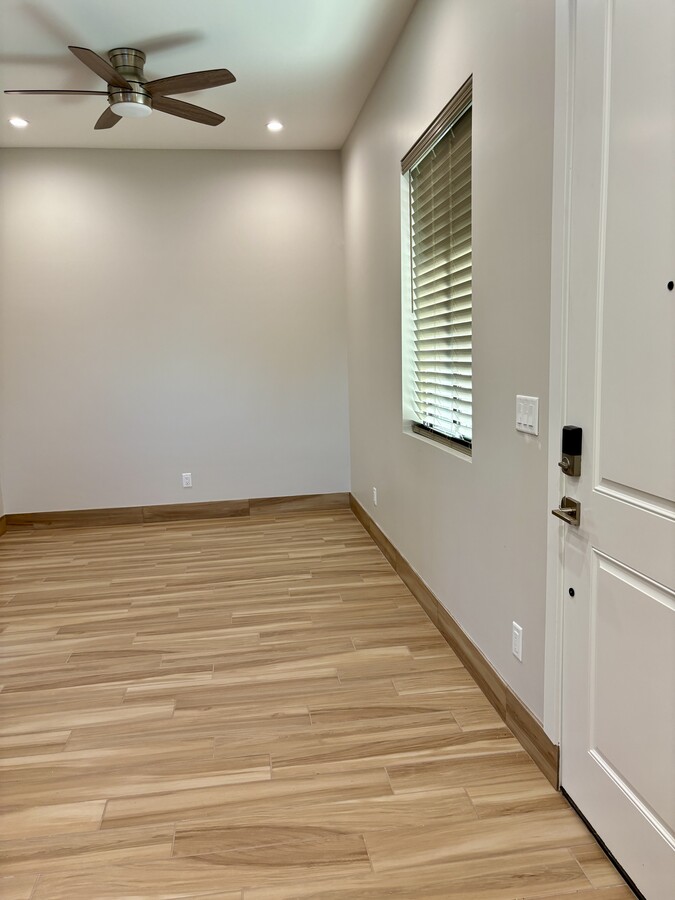 Photo - 537 S 96th St