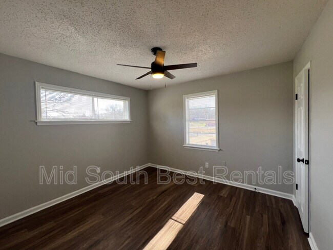 Photo - 1795 Tampa Cove