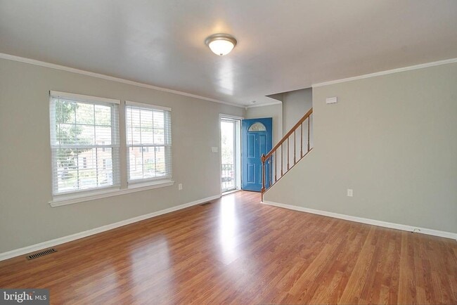 Photo - 101 S Oak Cliff Ct