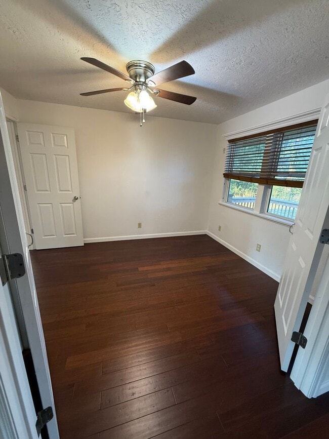 Photo - 1123 Carter St