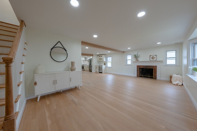 Photo - 1729 Boulevard