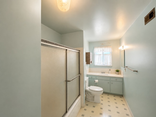 Photo - 1351 Oakwood Ct