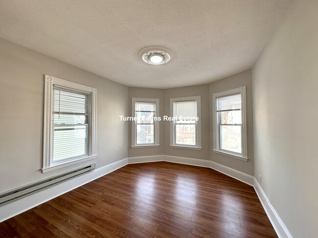 Photo - 64 Hillside St Apartments Unit 2