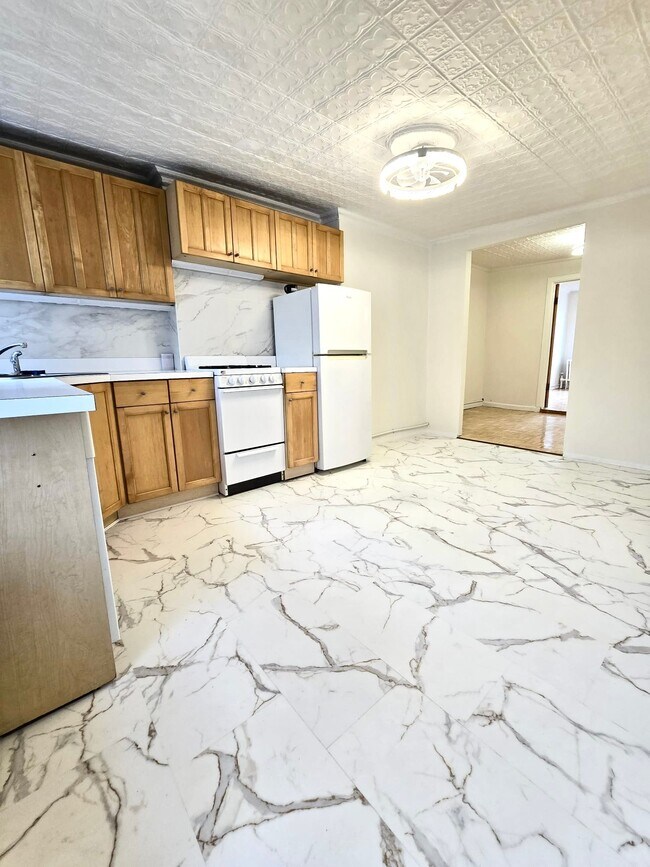 Photo - 196 W 9th St Unidad 1