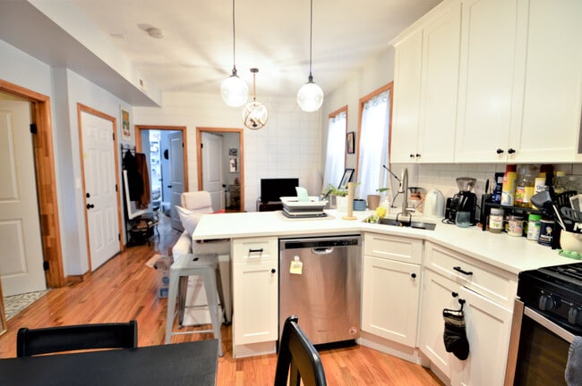 Photo - 179 Putnam St Unit 3