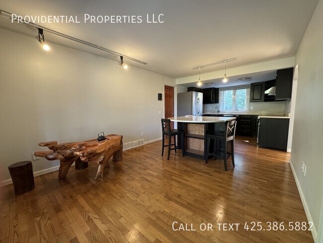 Photo - 3047 West LK Sammamish Pkwy NE